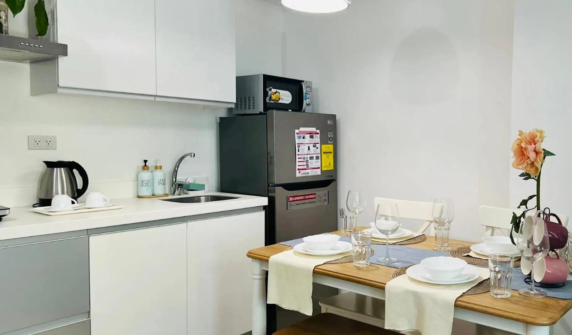 Aparthotel Maldives Suites, Azure Urban Resorts And Residences Paranaque City