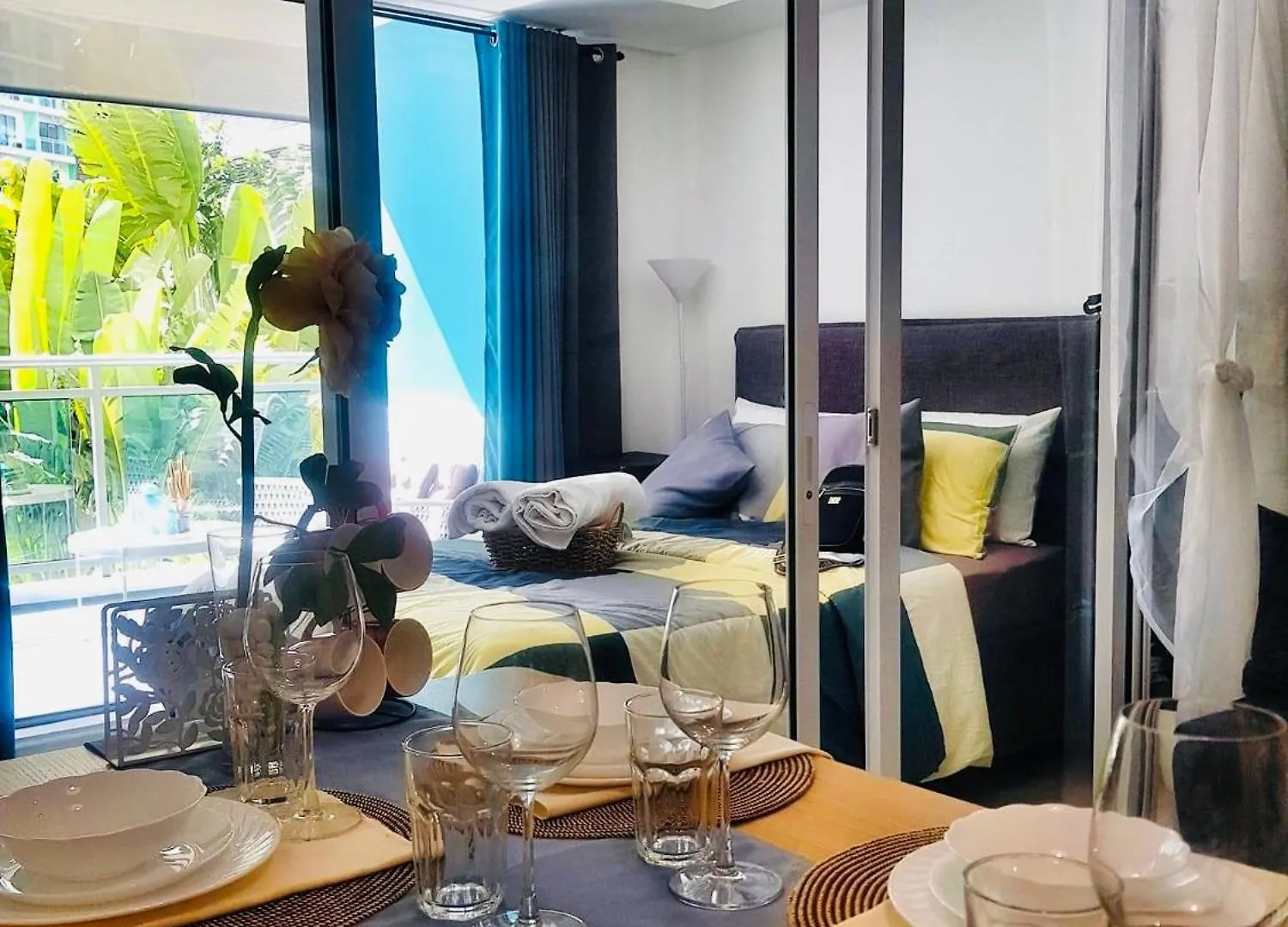 Maldives Suites, Azure Urban Resorts And Residences Paranaque City