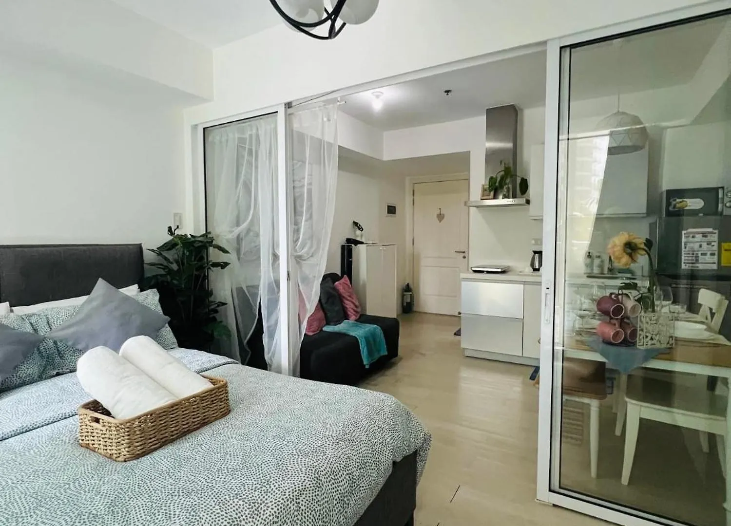 Aparthotel Maldives Suites, Azure Urban Resorts And Residences Paranaque City
